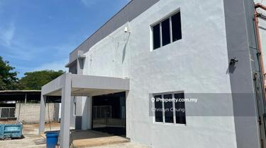 Taman Perindustrian Puchong, 2 storey Bungalow factory with office 1