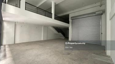 Emhub kota damansara 1.5 stry storey warehouse/office 1