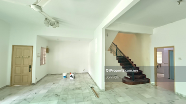 Kota kemuning  2 storey freehold 2099sqft 4r3b guarded for Sale .  1