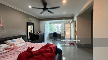 Near Park and Field , Renovated House, Kitchen Extended 1