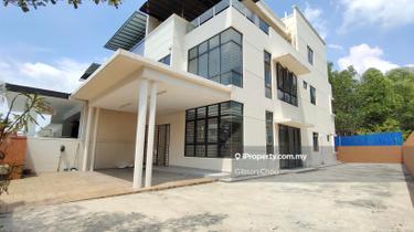 3 storey corner house in bandar mahkota cherase 1