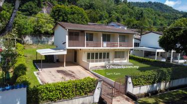 Double Storey Bungalow with large land area in Taman Jesselton 1