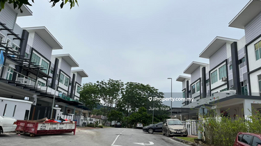 Puchong Kazen Saujana 3 Storey Corner Saujana Puchong Brand New  1
