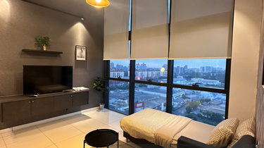 Nice interior duplex at Icon City 1