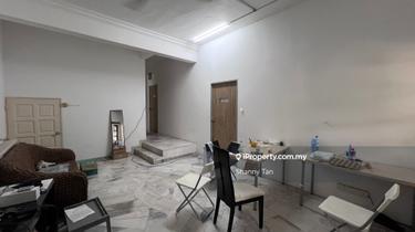 9 Bedroom, 4 Bathroom Good For Investment 1