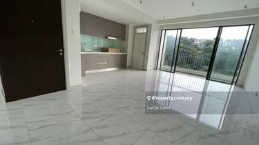 Corner Unit with Good Natural Lights and Windy 1