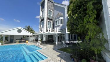 Live elevated in a Masterpiece design with skyline views that stun!! 1