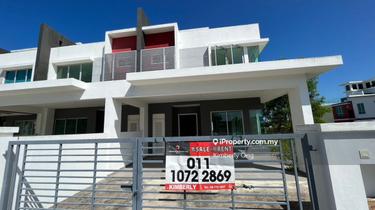 Corner Roof Top Garden House For Sale  1