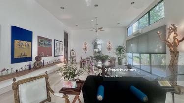 Renovated & move in condition bungalow w/ private pool!  1