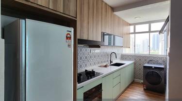 Corner unit, high floor, ID Furnished with full laminated timber floor 1