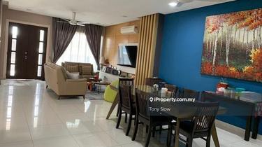 Renovated 2.5 storey Zero Lot Bungalow for Sale 1