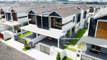 Mount Austin Brand New 2 Storey Cluster House  1