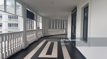Eko Galleria office for rent 1