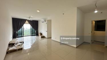 Partial Furnished 4 Bedrooms with Balcony, Near Empire City Mall PJ 1