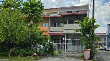 SS 2 Petaling Jaya 2 sty endlot link house for sale near shops & field 1