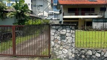 Section 6 Petaling Jaya 2 storey Bungalow for sale 1