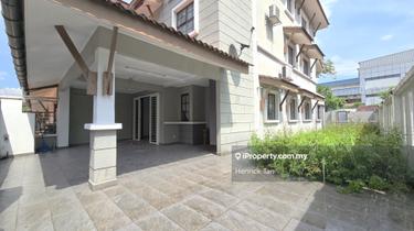 3-storey Corner House, 30x70sf with 10ft side land, Fully Renovated 1