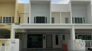 Elvina Hijayu 3 B 2 storey Superlink Facing North House no 2 Fire Sale 1