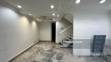 Freehold with balcony unit, Bandar Menjalara 62b many units on hand 1