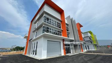 Brand new 3 storey semi-d for rent in Puchong 1
