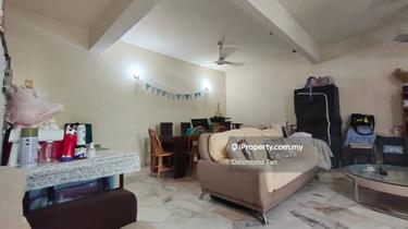 Flat Living Area , Nearby LRT & School  1