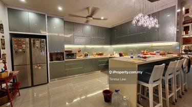 Luxurious 2.5 storey  link corner lot 1