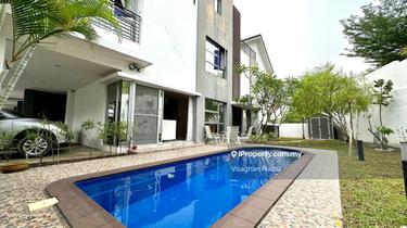 2.5 Sty Corner Superlink w Private Pool For Sale - Move in Condition! 1