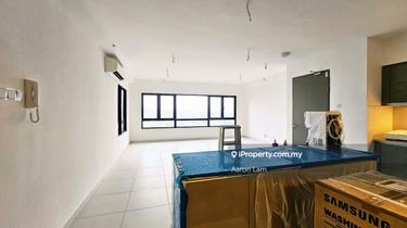 Golf View with Built in Kitchen Island. Limited Corner unit 1