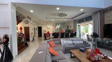 Limited corner unit with large land size and renovated 1