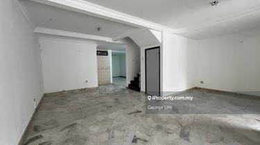 Newly Refurbished 22x75 Master Bedroom and Kitchen Extended 1