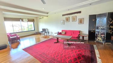Beautiful Home With Royal Palace and KLCC View Serene & Breezy  1