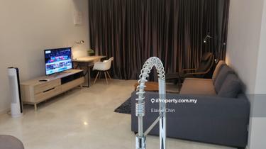 Nice view. 3 mins walk to LRT, link bridge to Gardens/Mid Valley Mall 1