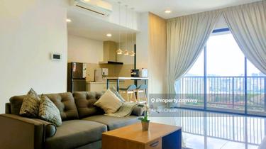 Fully Furnished MRT 5mins walk corner lot condo near TRX for rent 1