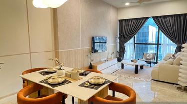 Well Renovated , Modern Furnishings 2 Bedrooms 1