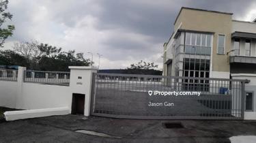 Corner Semi-d  Factory in Seksyen 23 , Shah Alam, prime location! 1