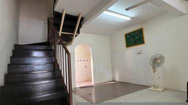 2.5 storey house  1