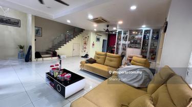 East Park 72 Corner Unit With Good Condition 1