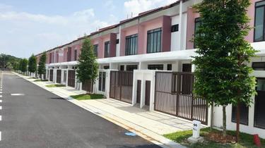 Perjiranan 9 Terrace House Dato Onn - facing northeast 1
