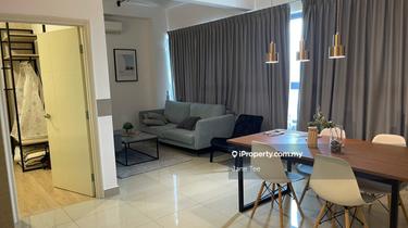 Stylish Renovated Unit With Sweeping Iconic Views 1