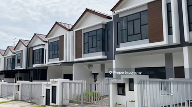 Bukit Indah 2 storey for rent 1