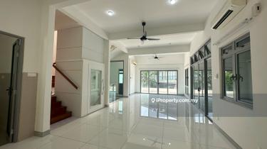 Luxury 4 bed-room villa, in-house Lift, Gated Privacy. 1
