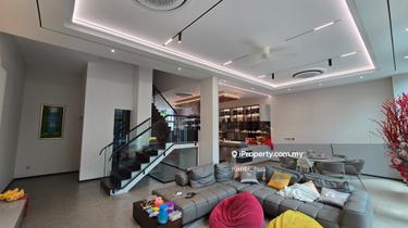 Limited newly renovated 3.5sty Luxury Terrace with lift for sale! 1