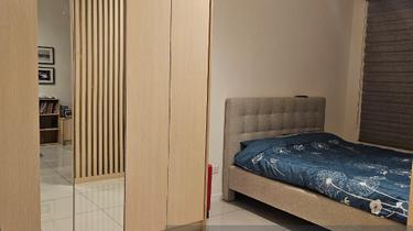 Southplace Specialist with Many Units on Hand (Ask for more) 1