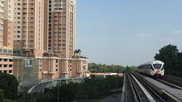 3 mins walk to Lrt station below the 19 usj city mall supermarket etc 1