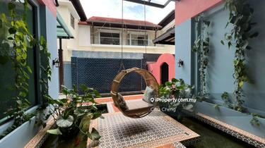 Gated Guarded Beautiful Bungalow For Sale 1