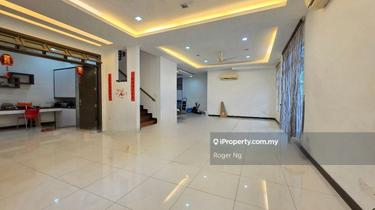 Spacious & Good Condition Semi-D 1