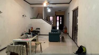 With internal courtyard. Kitchen at front.  1