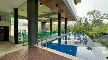 A Modern Custom Built 3.5 Storey Bungalow with Pool ,Dual Entrance 1