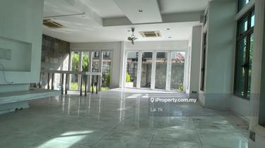 Short drive to Empire Subang, Sunway & Monash University 1