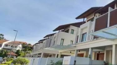 3 sty Semi-D house with Lift for Sale 1